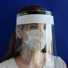 Защитная маска из пластика